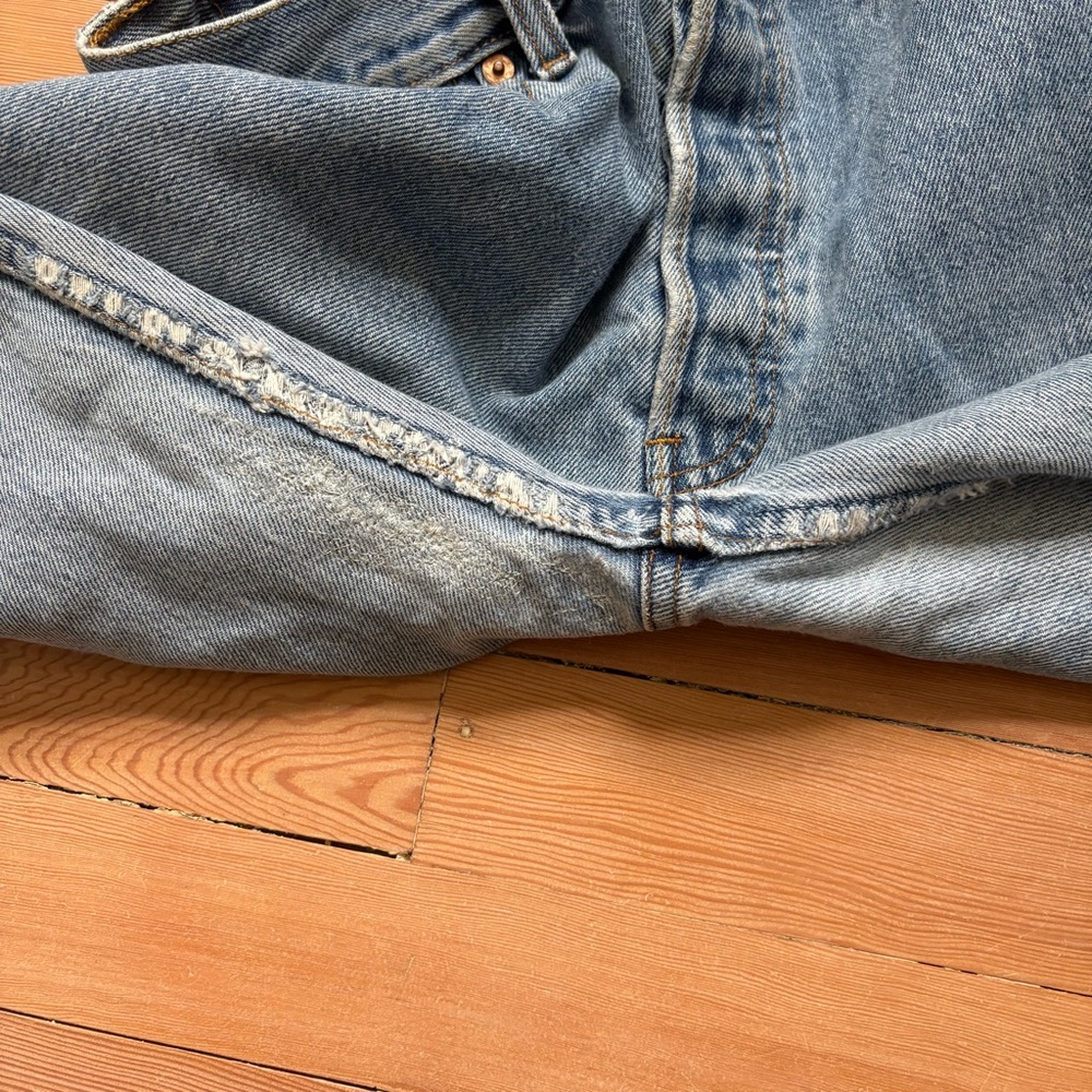 Vintage Levi’s 501 Light Wash Blue Jeans Made in Canada - Picture 10 of 13
